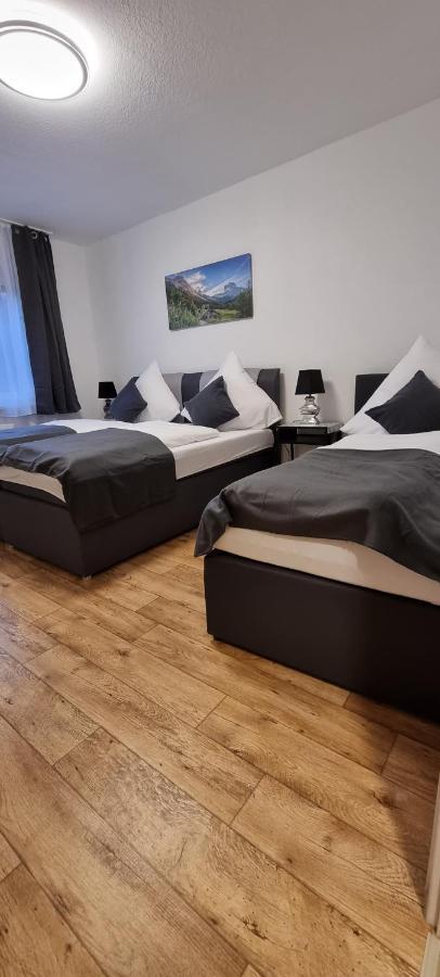 Waterfalls Apartment 2 トリベルク エクステリア 写真