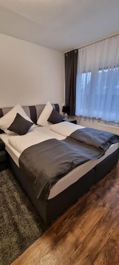 Waterfalls Apartment 2 トリベルク エクステリア 写真
