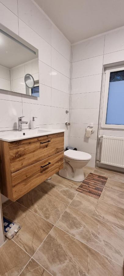 Waterfalls Apartment 2 トリベルク エクステリア 写真